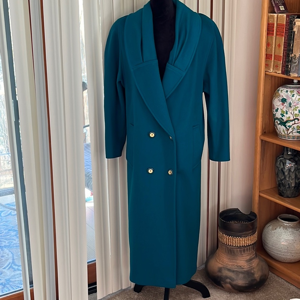 LA VOGUE Coat